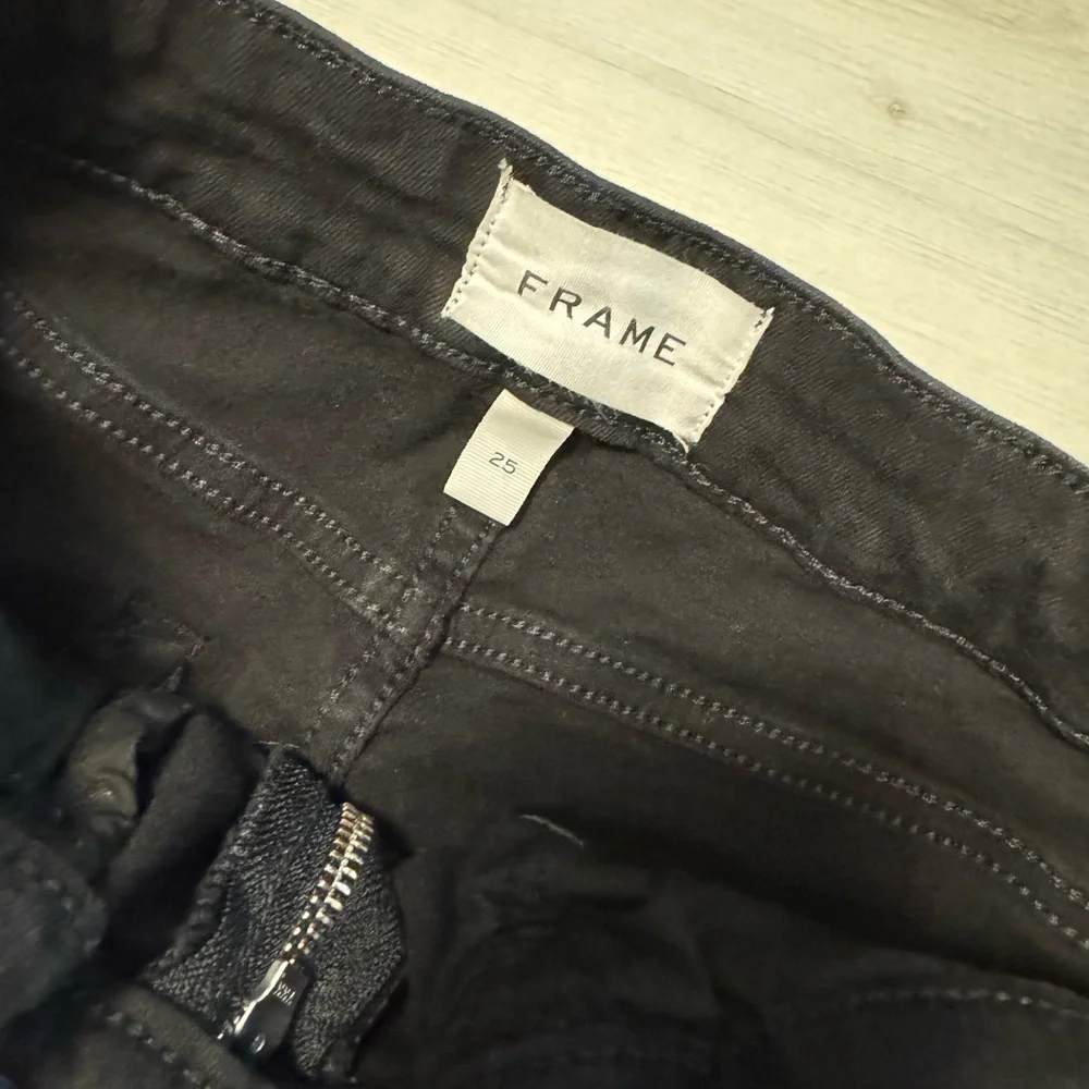 RARE- FRAME whimsigoth Le Super High Straight Exposed Zip jean size 25